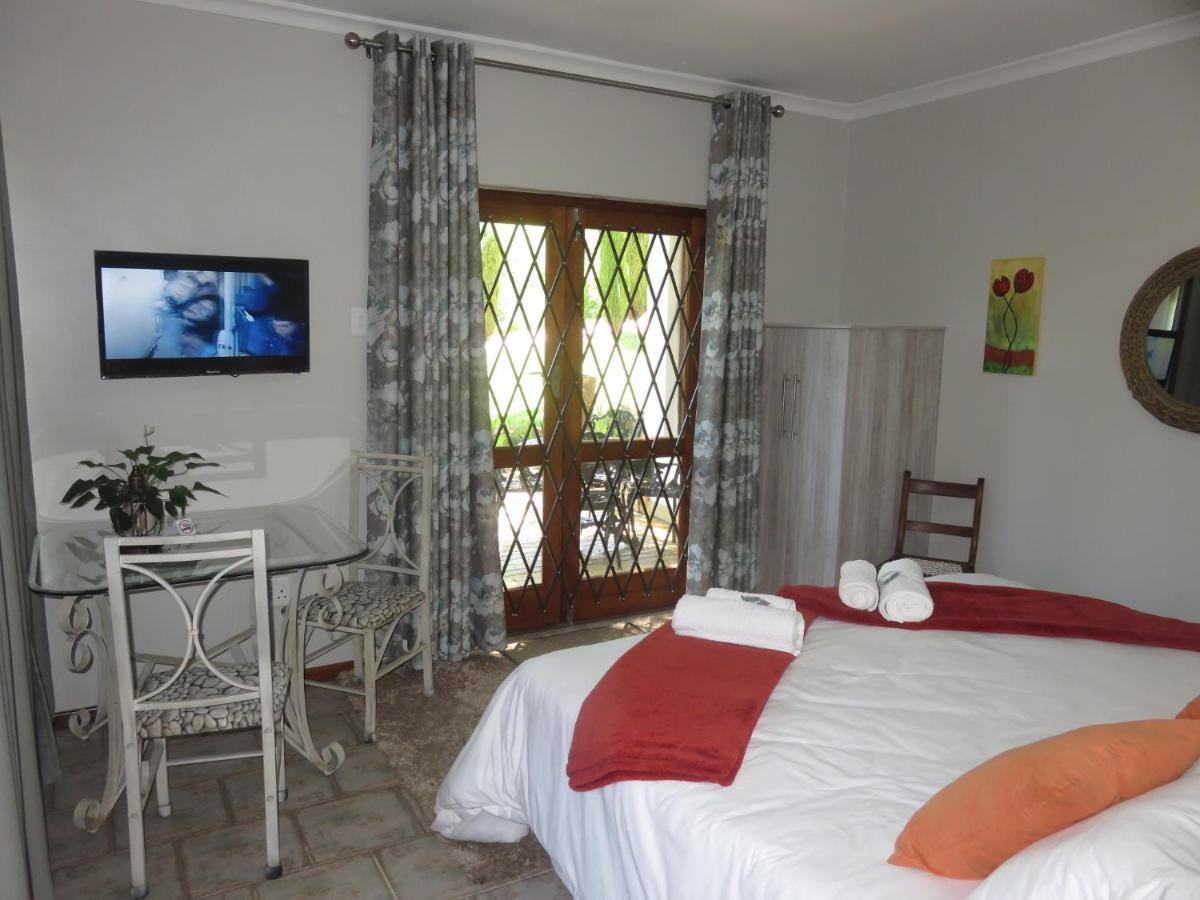 Cul De Sac - Accommodation George Extérieur photo